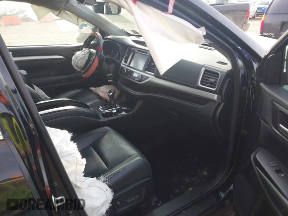 2017 Toyota Highlander XLE with VIN 5TDJZRFH6HS468478, listed as a IAAI auction lot 40711342 with 197,481 mi miles and . Bid and sale history available at DreamBid. Image 5.