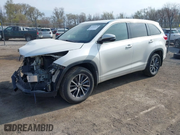 2017 Toyota Highlander XLE with VIN 5TDJZRFH3HS513862, listed as a IAAI auction lot 41995830 with 126,897 mi miles and . Bid and sale history available at DreamBid. Image 18.