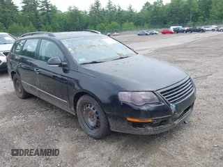 2007 Volkswagen Passat 2.0T z VIN WVWLK73C87E005532, wystawiony jako IAAI lot #42431778 z przebiegiem 175 793 mil mil oraz . Historia ofert i sprzedaży dostępna na DreamBid. Obrazek 1.