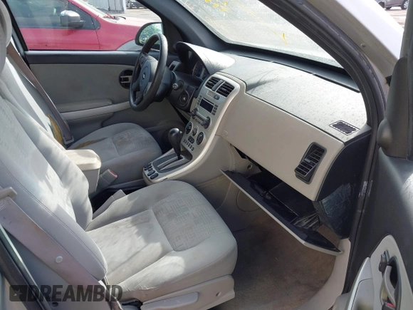 2005 Chevrolet Equinox LS with VIN 2CNDL23F756022253, listed as a IAAI auction lot 41627638 with 209,973 mi miles. Bid and sale history available at carsss.com. Image 5.