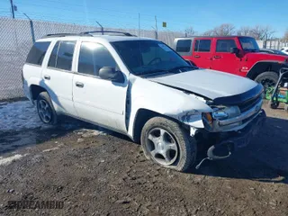 2008 Chevrolet TrailBlazer Fleet w/2FL with VIN 1GNDT13S682199011, listed as a IAAI auction lot 41389378 with 177,471 mi miles. Bid and sale history available at carsss.com. Image 1.