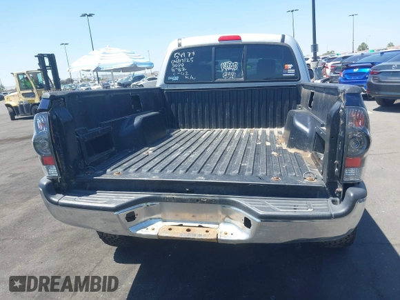 2008 Toyota Tacoma with VIN 5TEUU42N58Z522656, listed as a IAAI auction lot 42151670 with Not Provided miles and . Bid and sale history available at carsss.com. Image 16.