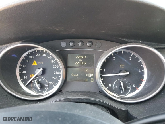 2011 Mercedes-Benz R-Class R 350 BlueTEC with VIN 4JGCB2FE4BA122942, listed as a Copart auction lot 51279585 with 221,307 mi miles and Clean Title. Bid and sale history available at carsss.com. Image 9.