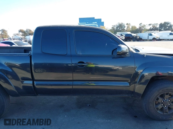 2007 Toyota Tacoma PreRunner with VIN 5TETU62NX7Z337556, listed as a IAAI auction lot 41664640 with 196,171 mi miles. Bid and sale history available at carsss.com. Image 13.