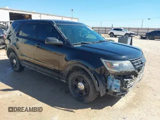 2017 Ford Police Interceptor Utility z VIN 1FM5K8ATXHGE30575, wystawiony jako IAAI lot #42070293 z przebiegiem 99 712 mil mil oraz . Historia ofert i sprzedaży dostępna na DreamBid. Obrazek 1.