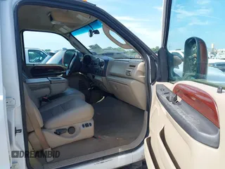 2005 Ford F-250 XL with VIN 1FTSW21PX5ED20841, listed as a IAAI auction lot 42530445 with 208,642 mi miles and . Bid and sale history available at DreamBid. Image 5.