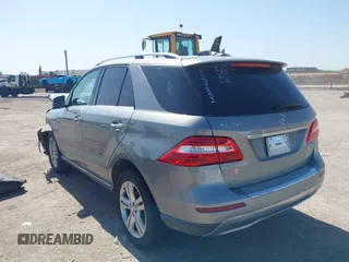 2015 Mercedes-Benz M 350 with VIN 4JGDA5JB8FA562500, listed as a IAAI auction lot 41932318 with 117,512 mi miles and . Bid and sale history available at DreamBid. Image 3.