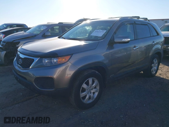2012 Kia Sorento LX with VIN 5XYKTDA23CG297268, listed as a IAAI auction lot 41427273 with 195,578 mi miles. Bid and sale history available at carsss.com. Image 17.