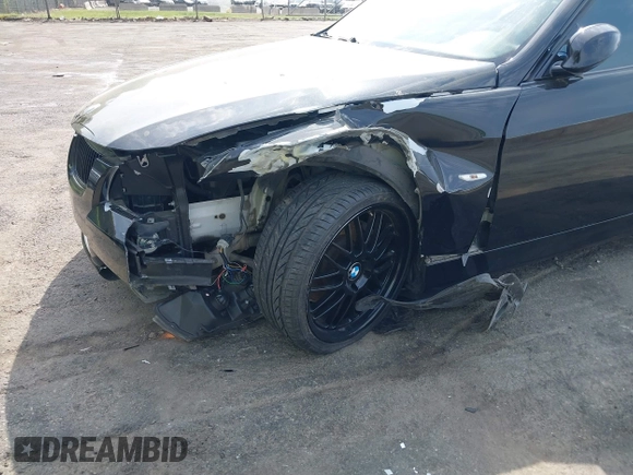 2006 BMW 3 Series 330i with VIN WBAVB33566PS19194, listed as a IAAI auction lot 42092890 with 110,426 mi miles and . Bid and sale history available at DreamBid. Image 6.