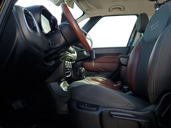 2014 FIAT 500L Trekking with VIN ZFBCFADH2EZ009533, listed as a Copart auction lot 43323265 with 126,887 mi miles and Salvage Title. Bid and sale history available at DreamBid. Image 7.