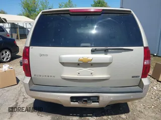 2012 Chevrolet Suburban LT z VIN 1GNSCJE03CR128206, wystawiony jako IAAI lot #42002119 z przebiegiem 329 078 mil mil oraz . Historia ofert i sprzedaży dostępna na DreamBid. Obrazek 16.