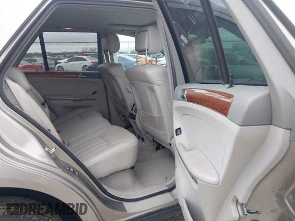 2006 Mercedes-Benz M 350 with VIN 4JGBB86E46A046269, listed as a IAAI auction lot 41561966 with 117,012 mi miles and . Bid and sale history available at DreamBid. Image 8.