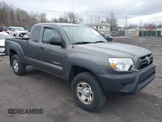 2015 Toyota Tacoma z VIN 5TFUX4EN3FX035298, wystawiony jako IAAI lot #42059456 z przebiegiem 180 078 mil mil oraz . Historia ofert i sprzedaży dostępna na DreamBid. Obrazek 1.