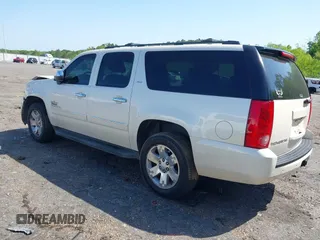 2013 GMC Yukon XL SLT with VIN 1GKS1KE00DR356030, listed as a IAAI auction lot 41969667 with 184,272 mi miles. Bid and sale history available at carsss.com. Image 3.