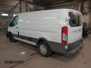2016 Ford Transit Cargo z VIN 1FTYE1YM1GKB30742, wystawiony jako IAAI lot #41357645 z przebiegiem 240 747 mil mil oraz . Historia ofert i sprzedaży dostępna na DreamBid. Obrazek 3.