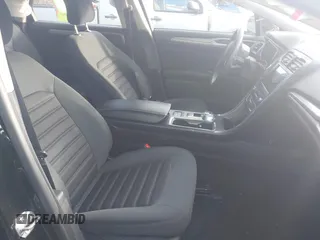 2019 Ford Fusion SE with VIN 3FA6P0HD6KR203724, listed as a IAAI auction lot 41921200 with 95,459 mi miles. Bid and sale history available at carsss.com. Image 5.