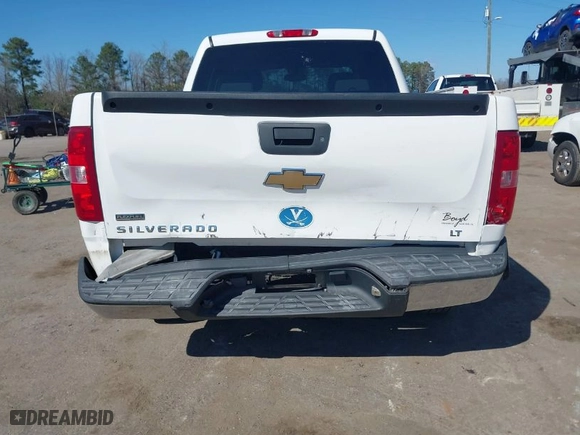 2010 Chevrolet Silverado 1500 LT with VIN 3GCRKSE35AG262187, listed as a IAAI auction lot 41883053 with 156,505 mi miles. Bid and sale history available at carsss.com. Image 6.