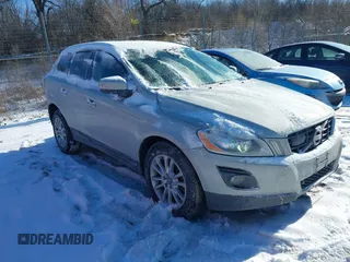 2010 Volvo XC60 3.0T with VIN YV4992DZ4A2035256, listed as a IAAI auction lot 41403145 with 109,115 mi miles. Bid and sale history available at carsss.com. Image 1.