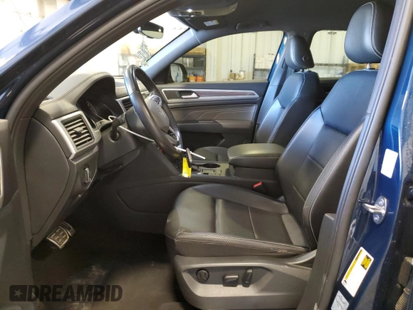 2021 Volkswagen Atlas SE z VIN 1V2ME2CAXMC239951, wystawiony jako Copart lot #57792765 z przebiegiem 65 242 mil mil oraz Czysty tytuł • Clean title. Historia ofert i sprzedaży dostępna na DreamBid. Obrazek 7.