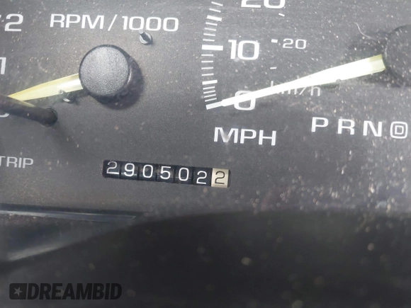1997 Chevrolet Suburban with VIN 3GNFK16R4VG126095, listed as a IAAI auction lot 41548470 with 290,502 mi miles. Bid and sale history available at carsss.com. Image 7.