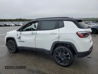 2024 Jeep Compass Latitude с VIN 3C4NJDBNXRT106152, выставлен на аукционе Copart как лот 55049335 с пробегом 4 944 миль миль и Списание • Salvage title. История ставок и продаж доступна на DreamBid. Изображение 2.