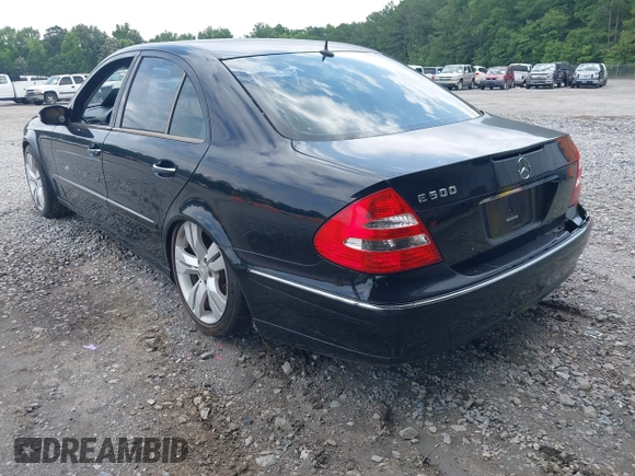 2005 Mercedes-Benz E 500 z VIN WDBUF70J85A683972, wystawiony jako IAAI lot #42400796 z przebiegiem 227 867 mil mil oraz . Historia ofert i sprzedaży dostępna na DreamBid. Obrazek 3.