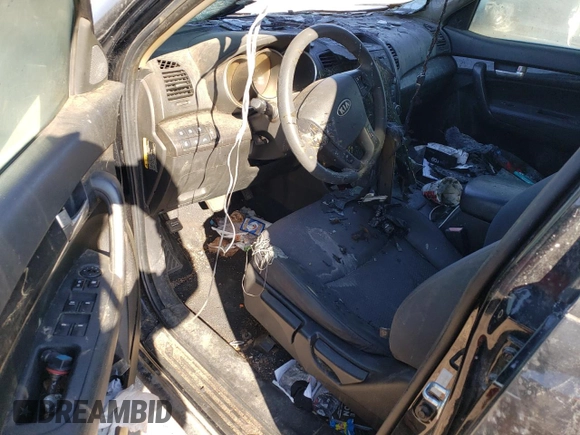 2012 Kia Sorento LX with VIN 5XYKTCA63CG195594, listed as a Copart auction lot 43026195 with Not Provided miles and Salvage Title. Bid and sale history available at DreamBid. Image 8.