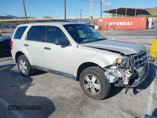 2009 Ford Escape XLS с VIN 1FMCU027X9KA22693, выставлен на аукционе IAAI как лот 41934479 с пробегом 181 172 миль миль и . История ставок и продаж доступна на DreamBid. Изображение 1.