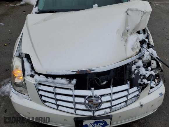 2008 Cadillac DTS 1SD z VIN 1G6KD57Y78U104174, wystawiony jako Copart lot #44759355 z przebiegiem 101 428 mil mil oraz Szkoda całkowita • Salvage title. Historia ofert i sprzedaży dostępna na DreamBid. Obrazek 11.