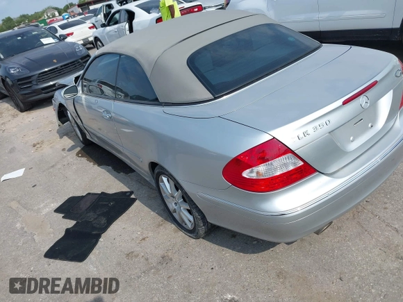 2007 Mercedes-Benz CLK 350 z VIN WDBTK56F57T080161, wystawiony jako IAAI lot #42291070 z przebiegiem 64 689 mil mil oraz . Historia ofert i sprzedaży dostępna na DreamBid. Obrazek 3.