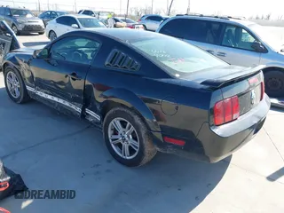 2006 Ford Mustang Standard with VIN 1ZVFT80N065139002, listed as a IAAI auction lot 38550026 with 227,614 mi miles. Bid and sale history available at carsss.com. Image 3.