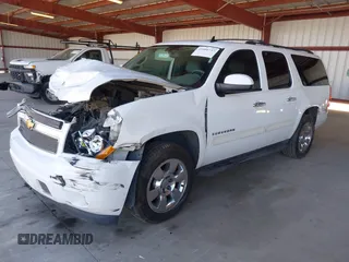 2014 Chevrolet Suburban LT with VIN 1GNSCJE04ER230536, listed as a IAAI auction lot 41666737 with 152,812 mi miles. Bid and sale history available at carsss.com. Image 17.