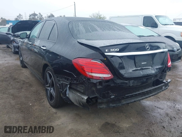 2019 Mercedes-Benz E-Class E 300 with VIN WDDZF4JB8KA526831, listed as a IAAI auction lot 41803511 with 120,412 mi miles. Bid and sale history available at carsss.com. Image 3.
