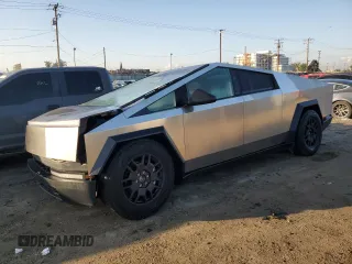 2024 Tesla Cybertruck z VIN 7G2CEHEDXRA013484, wystawiony jako Copart lot #43263285 z przebiegiem 2 869 mil mil oraz Szkoda całkowita • Salvage title. Historia ofert i sprzedaży dostępna na DreamBid. Obrazek 1.