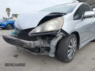 2013 Honda Fit Sport with VIN JHMGE8H58DC003021, listed as a IAAI auction lot 42120318 with 233,056 mi miles. Bid and sale history available at carsss.com. Image 18.
