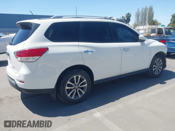 2013 Nissan Pathfinder SV with VIN 5N1AR2MN2DC657541, listed as a IAAI auction lot 41905930 with 311,578 mi miles. Bid and sale history available at carsss.com. Image 4.