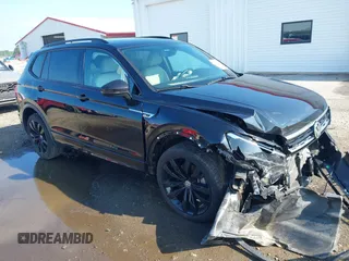 2021 Volkswagen Tiguan SE with VIN 3VV3B7AX4MM050870, listed as a IAAI auction lot 42700265 with 34,142 mi miles and . Bid and sale history available at DreamBid. Image 1.