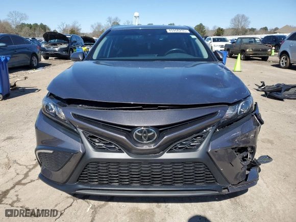 2022 Toyota Camry SE with VIN 4T1G11AK0NU713560, listed as a Copart auction lot 45956295 with 60,886 mi miles and Salvage Title. Bid and sale history available at carsss.com. Image 5.