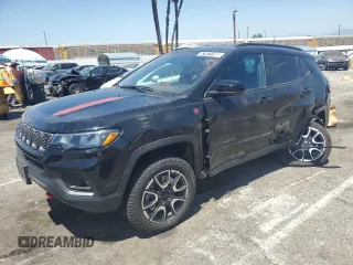 2024 Jeep Compass Trailhawk with VIN 3C4NJDDN5RT137399, listed as a Copart auction lot 57471105 with 29,008 mi miles and Salvage title. Bid and sale history available at DreamBid. Image 1.