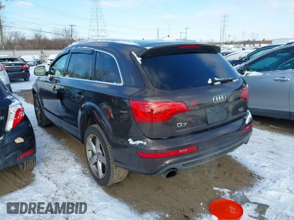 2015 Audi Q7 3.0T S line Prestige with VIN WA1DGAFE1FD017388, listed as a IAAI auction lot 41619900 with 122,420 mi miles. Bid and sale history available at carsss.com. Image 3.