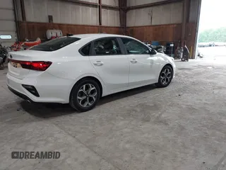 2020 Kia Forte LXS z VIN 3KPF24AD0LE255174, wystawiony jako IAAI lot #42273738 z przebiegiem 72 237 mil mil oraz . Historia ofert i sprzedaży dostępna na DreamBid. Obrazek 4.