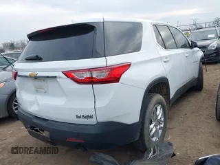 2020 Chevrolet Traverse LS z VIN 1GNERFKW7LJ258845, wystawiony jako IAAI lot #42013350 z przebiegiem 106 649 mil mil oraz . Historia ofert i sprzedaży dostępna na DreamBid. Obrazek 4.