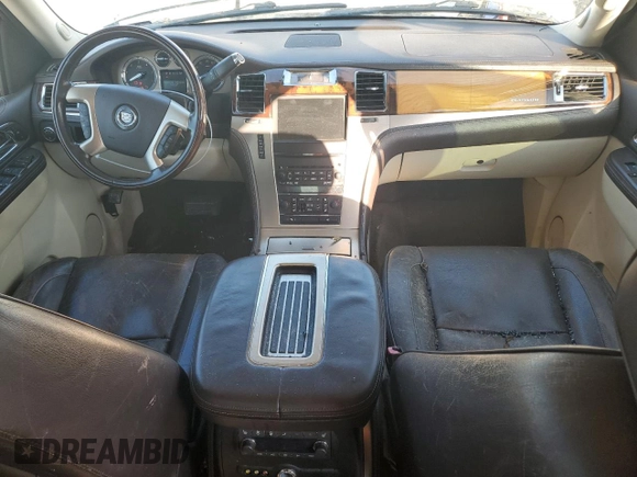 2011 Cadillac Escalade Platinum Edition z VIN 1GYS4DEF1BR343281, wystawiony jako Copart lot #74517204 z przebiegiem 199 087 mil mil oraz Czysty tytuł • Clean title. Historia ofert i sprzedaży dostępna na DreamBid. Obrazek 8.