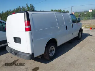 2017 Chevrolet Express Cargo z VIN 1GCWGAFF5H1326857, wystawiony jako IAAI lot #42770203 z przebiegiem Nie podano mil oraz . Historia ofert i sprzedaży dostępna na DreamBid. Obrazek 4.