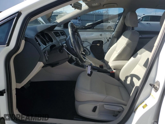 2015 Volkswagen Golf SEL z VIN 3VW2A7AU8FM082420, wystawiony jako Copart lot #46186435 z przebiegiem 96 878 mil mil oraz Szkoda całkowita • Salvage title. Historia ofert i sprzedaży dostępna na DreamBid. Obrazek 7.