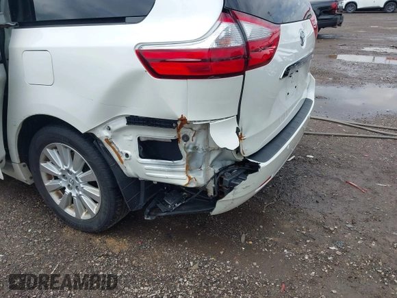 2015 Toyota Sienna XLE with VIN 5TDYK3DC3FS529256, listed as a IAAI auction lot 42172570 with 163,725 mi miles and . Bid and sale history available at carsss.com. Image 6.