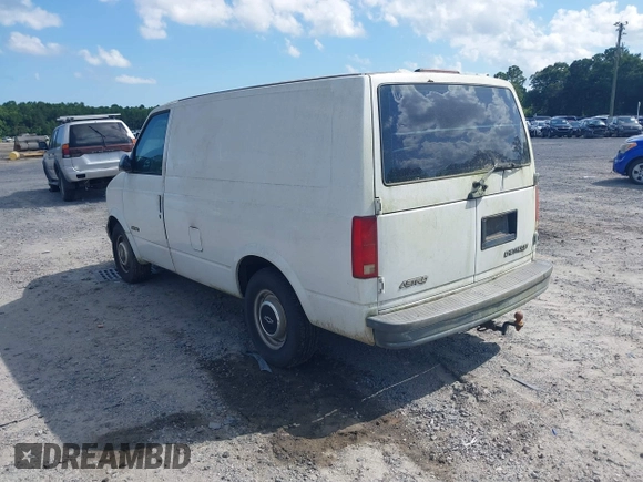 1998 Chevrolet Astro Cargo z VIN 1GCDM19WXWB192883, wystawiony jako IAAI lot #42538209 z przebiegiem 162 623 mil mil oraz . Historia ofert i sprzedaży dostępna na DreamBid. Obrazek 3.
