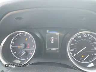 2018 Toyota Camry LE z VIN 4T1B11HK7JU033701, wystawiony jako IAAI lot #42417229 z przebiegiem 49 977 mil mil oraz . Historia ofert i sprzedaży dostępna na DreamBid. Obrazek 15.