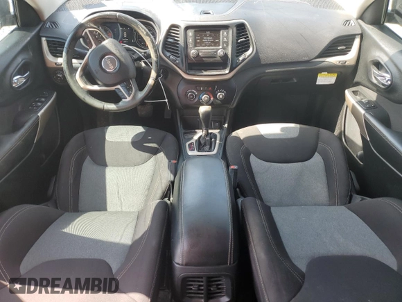 2018 Jeep Cherokee Latitude Tech Connect z VIN 1C4PJLCB8JD544024, wystawiony jako Copart lot #56214525 z przebiegiem 84 302 mil mil oraz Szkoda całkowita • Salvage title. Historia ofert i sprzedaży dostępna na DreamBid. Obrazek 8.