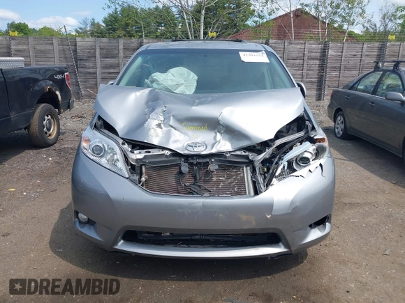 2012 Toyota Sienna XLE z VIN 5TDDK3DC5CS044692, wystawiony jako IAAI lot #42392574 z przebiegiem 185 242 mil mil oraz . Historia ofert i sprzedaży dostępna na DreamBid. Obrazek 12.
